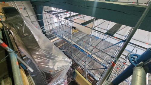 13 20250509 Steiger binnen met werkplateaus