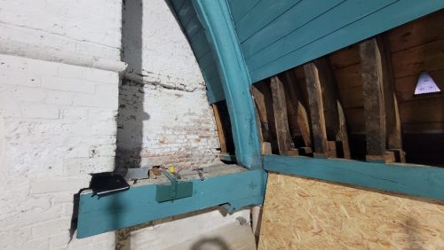 14 20250509 Noord west hoek met het oude trekbalkdeel