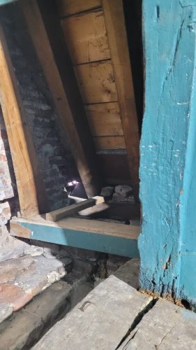 15 20250509 Schade noord west hoek binnen