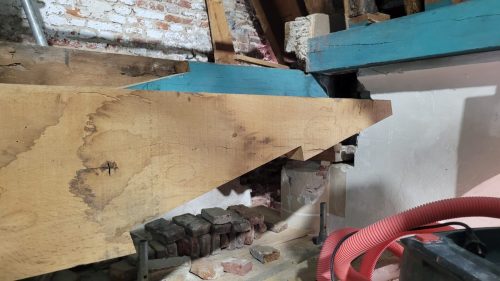 22 20250606 Noordzijde de nieuwe balk is bewerkt voor verbinden met de oude trekbalk