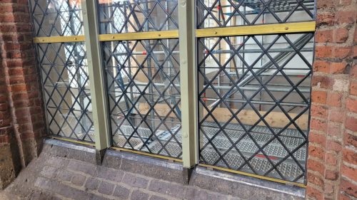 36 20250723 De voorzetramen zijn geplaatst