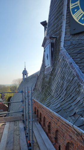 07 20250411 Noordelijk dak van de kerk